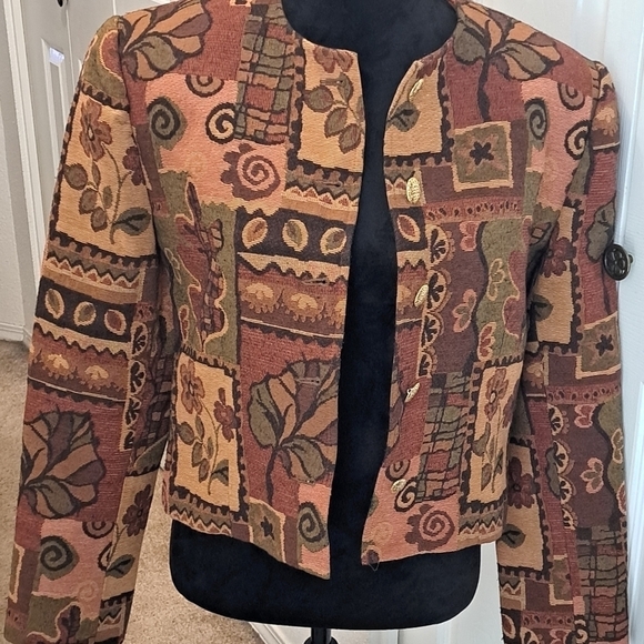 Doncaster Button Down Cropped Jacket - Picture 3 of 10